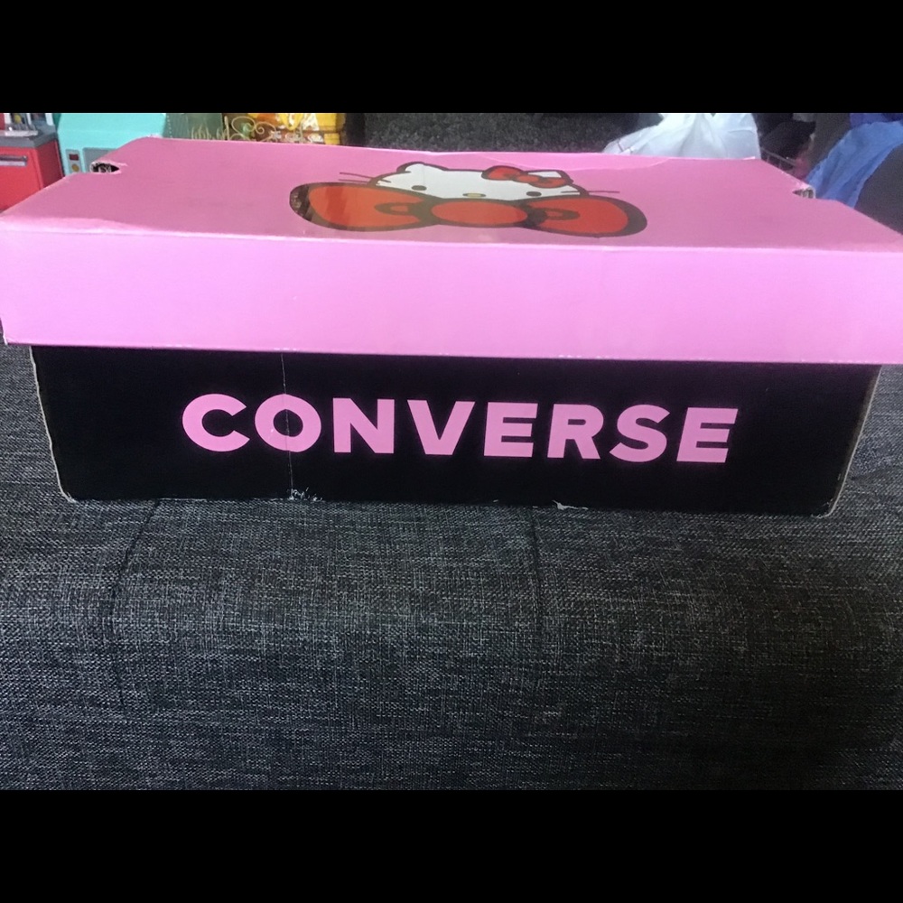 Hello kitty converse - Picture 2 of 6